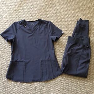 Cherokee infinity Scrub set